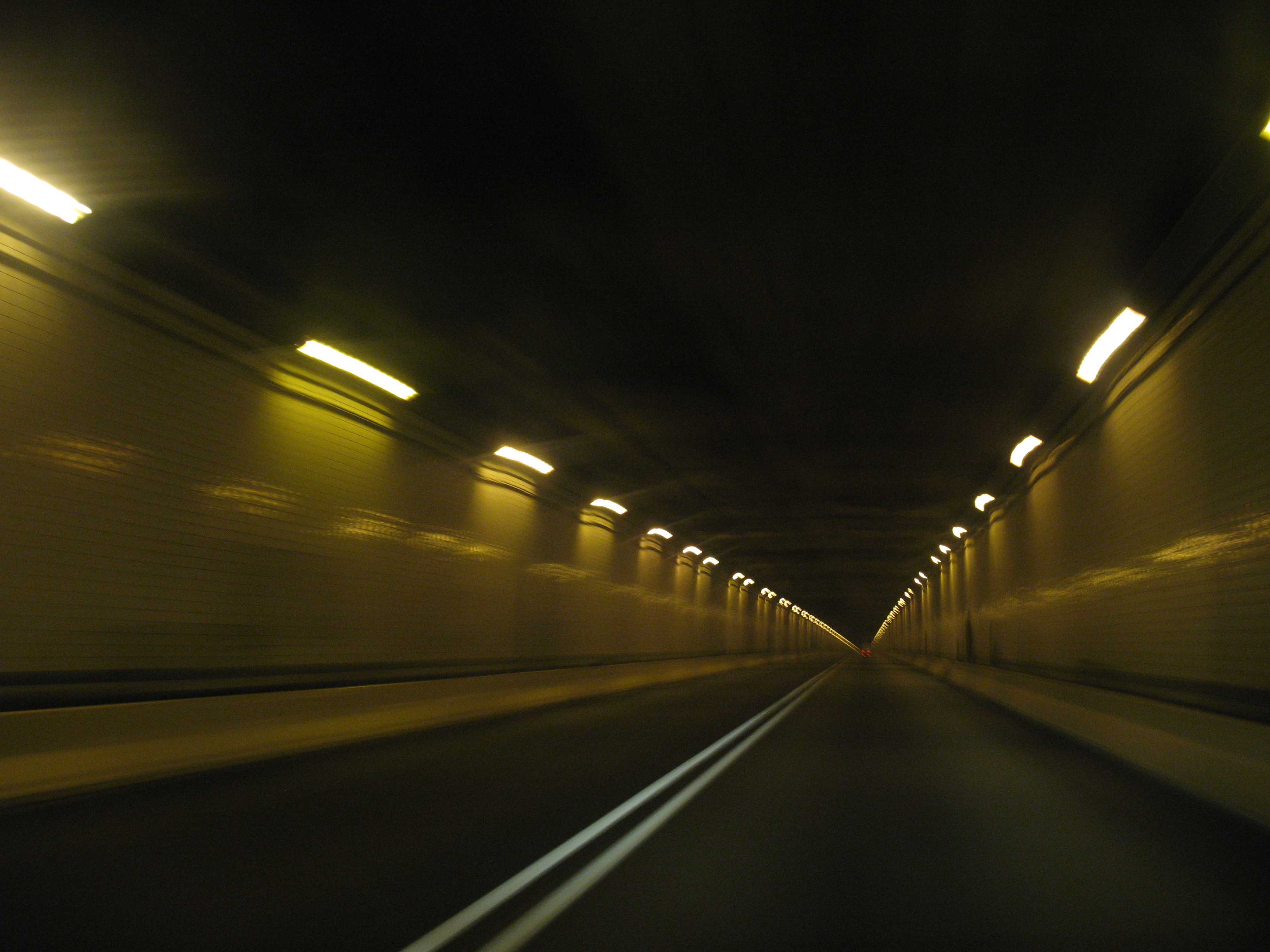 Tunnel [1997]